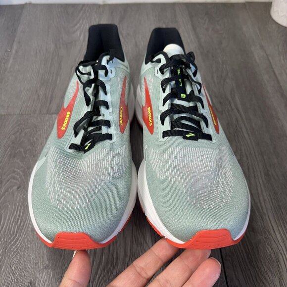 Size 9 - Brooks Launch 9 Green Running Shoe Men SAMPLE main image 5